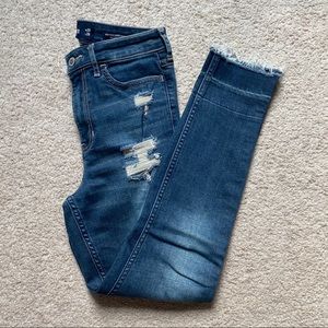 Hollister high-rise super skinny crop, size 3R